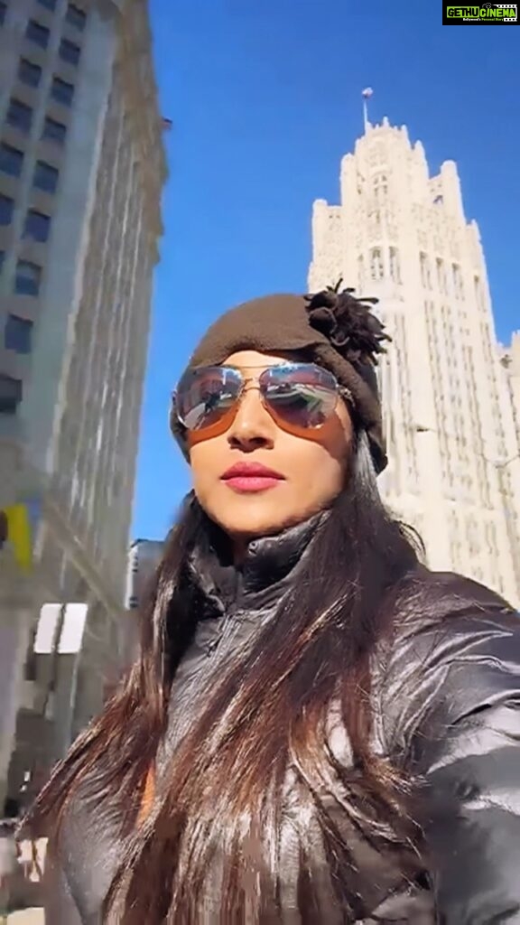 Paoli Dam Instagram - A winter stroll down the streets of Chicago ! 🤍 . . . . #chicago #chicagodiaries #musician #dusablebridge #michigan #michiganavenue #traveldiaries #solotravel #stroll #goodvibes #instagood #vacation #vacaymode #vacayvibes #paolidam #paolidamofficial