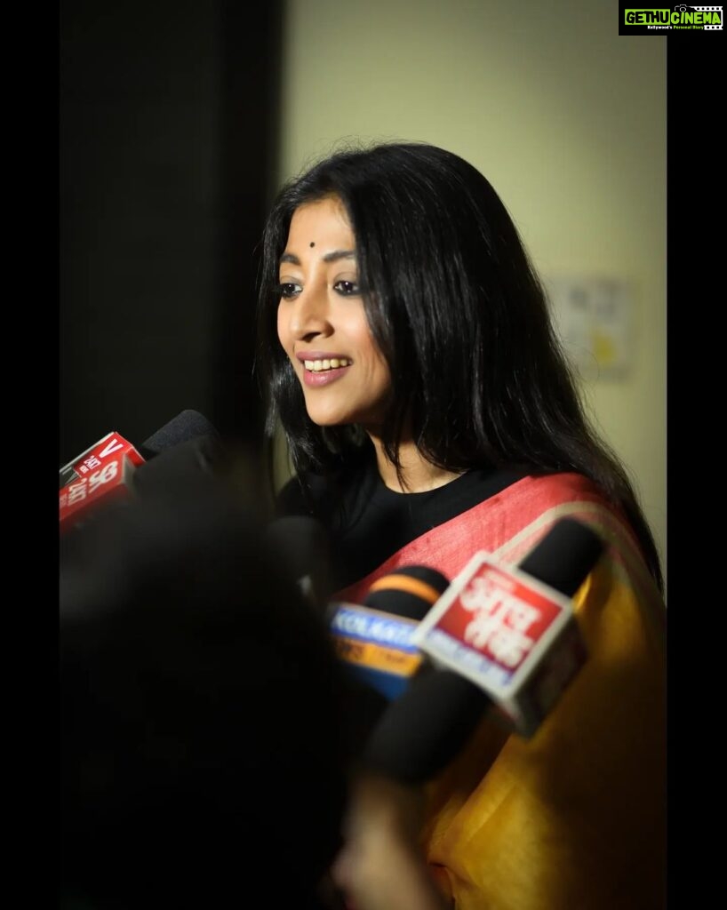 Paoli Dam Instagram - Some moments from the Press Conference of WBFJA awards . . . . #pressconference #wbfjaawards #conference #awardevents #thursdaythrowback #somesnaps #ethniclook #glimpses #thankyou #instapost #potd #instagood #actorslife #instadaily #paolidam #paolidamofficial