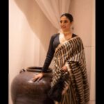 Paoli Dam Instagram - 🖤✨ . . . #ethnicwear #photoshoot #instapose #ethnicjewellery #instafashion #eyeonyou #instalook #saree #newpost #style #fashion #instapost #instagood #ootdfashion #potd #instagram #paolidam #paolidamofficial