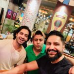 Parag Tyagi Instagram - 3 idiots…. #pout @karn_malhotra #friendship #friends #dosti #grateful #masti #bhai