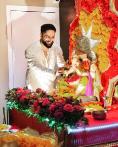 Parag Tyagi Instagram - Bappa aaya hamare Ghar ❤️❤️

#ganpatibappamorya #love #bappa #festival #mana #grateful #gratitude #positivevibes #energy #happiness