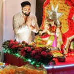 Parag Tyagi Instagram - Bappa aaya hamare Ghar ❤️❤️ #ganpatibappamorya #love #bappa #festival #mana #grateful #gratitude #positivevibes #energy #happiness