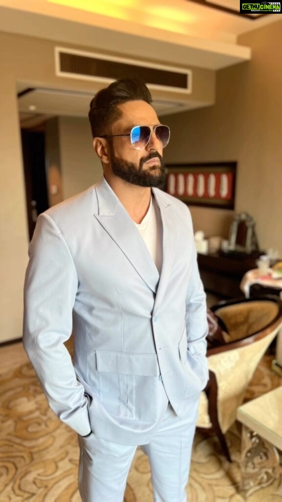 Parag Tyagi Instagram - “I am gonna make him an offer he can’t refuse” THE GODFATHER.. Hair- @irshad__hair #godfather #gang #gangster #mafia #like #love #music #cinema #life #gang #crazy #money #instagood #instareels