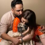 Parag Tyagi Instagram - Posted @withregram • @simba_mommys_boy Us ! Aren’t we cute 🥰 @shefalijariwala @paragtyagi #pugpuppy #pug #love #pugmom #pugdad