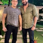 Parag Tyagi Instagram - Happiest birthday to the man with a Golden heart @beingsalmankhan sir. Wishing you love, good health & happiness always.. Love you lots sir 🤗🤗🤗 #bhai #dabangg #sultan #goldenheart #birthday #friend #bhaikabirthday #gratitude #grateful #mana #love #respect #antim #superstar #tiger