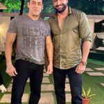 Parag Tyagi Instagram – Happiest birthday to the man with a Golden heart @beingsalmankhan sir. Wishing you love, good health & happiness always.. Love you lots sir 🤗🤗🤗 

#bhai #dabangg #sultan #goldenheart #birthday #friend #bhaikabirthday #gratitude #grateful #mana #love #respect #antim #superstar #tiger