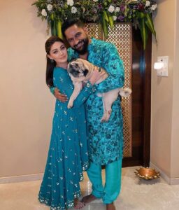 Parag Tyagi Instagram - Happy Diwali to all of you lovely people from US ! 

Posted @withregram • @shefalijariwala Diwali love and best wishes from ours to yours ! Wish you all success , abundance, joy and good health ❤️
#diwali #love 
.
.
.
#simba #familytime #festive #joy #positivity #instapic #diwali2021 #familygoals #blessedbeyondmeasure #gratitude #blessed #festival #mana #together