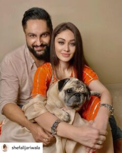 Parag Tyagi Instagram - Mera chand 🌕🌕Posted @withregram • @shefalijariwala US !
#family #love 
.
.
.
#karvachauth #couplegoals #mylife #mylove #happiness #joy #festive #blessed🙏 #sunday #pic #instagood