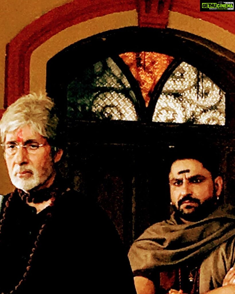 Parag Tyagi Instagram - Happy birthday to the man who inspires millions across generations.. there never was, there never is and there never will be another @amitabhbachchan - truly the SHEHNSHAH of Indian cinema.. I am truly blessed to have shared the screen apace with the @amitabhbachchan sir.. wishing you good health and long life #amitabhbachchan #shehanshah #legend #gratitude #blessed #thankful #health #goodhealth #mana