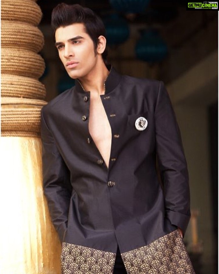 Paras Chhabra Instagram - Sharing few old pictures coz new content aane mein time hai…. #throwback #2012 #modellingdays #supermodel #paraschhabra #parasarmy #biggboss #splitsvilla5winner