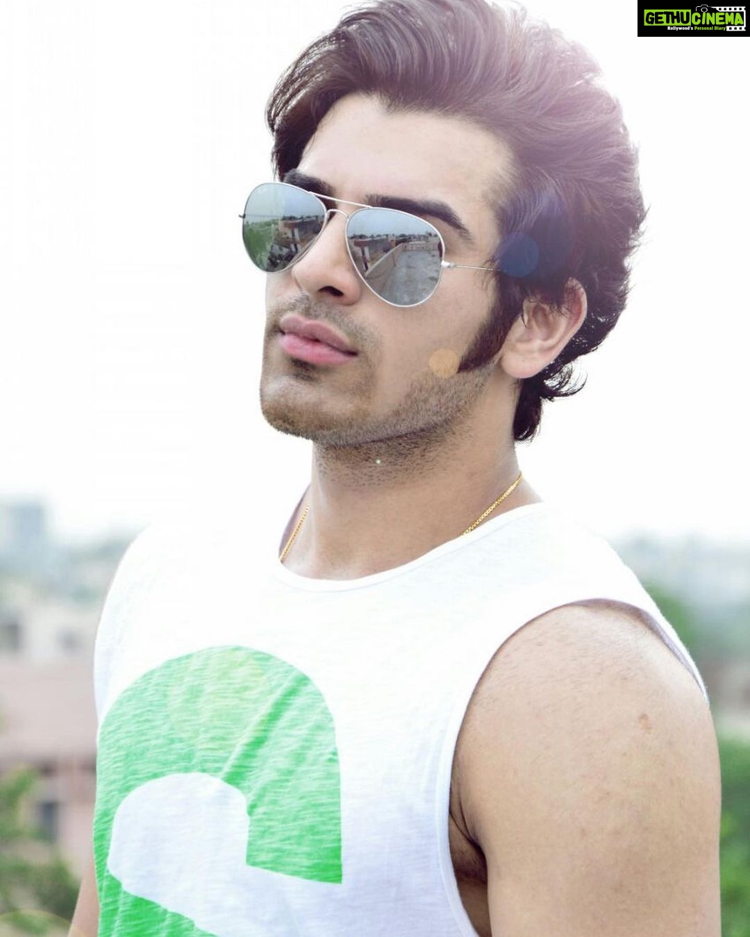 Paras Chhabra Instagram - Sharing few old pictures coz new content aane mein time hai…. #throwback #2012 #modellingdays #supermodel #paraschhabra #parasarmy #biggboss #splitsvilla5winner