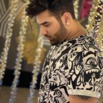Paras Chhabra Instagram - Whatsup 😈 Clothing- @urban_pitara Stylist- @thestylefinesse #paraschhabra #parasarmy #dubai #downtown #burjkhalifa Downtown Dubai