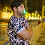 Paras Chhabra Instagram - Hello Dubai 👋 Clothing- @urban_pitara Styling- @thestylefinesse #paraschhabra #parasarmy #dubai #burjkhalifa #downtowndubai #clothing #style Downtown Dubai