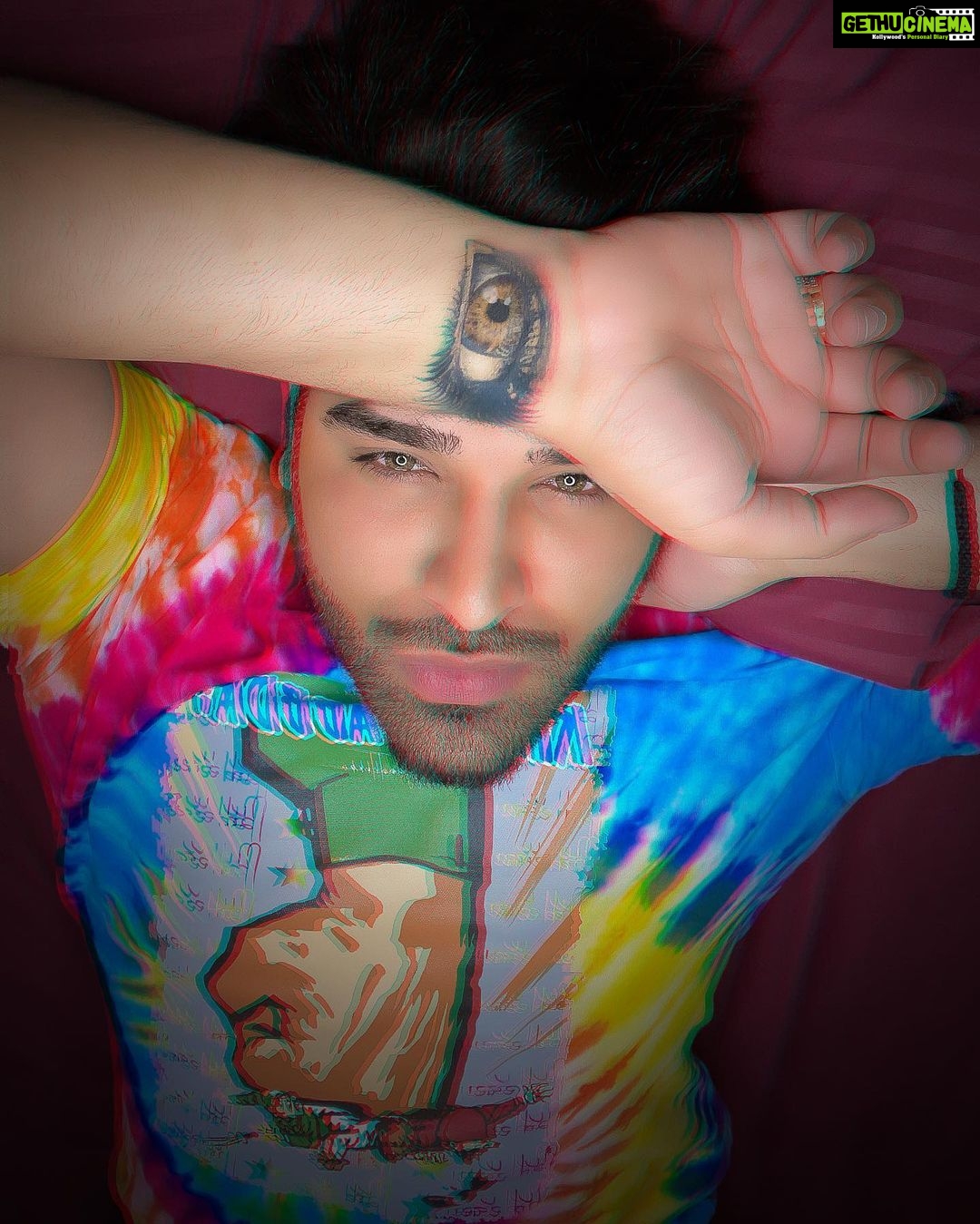 Paras Chhabra Instagram - Illusions 👁 Tee- @urbantheka #paraschhabra #parasarmy #biggboss