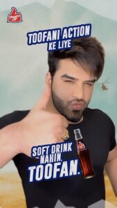Paras Chhabra Instagram - Ready to feel the power of Toofani action moves? @thumsupofficial ‘s Spin The Bottle Filter on Instagram has got you covered! Try it out and let me know which move you loved the most. Don’t forget, a few lucky winners win some cool @thumsupofficial merchandise. #SoftDrinkNahinToofan #ToofaniMoves #SpinTheBottle