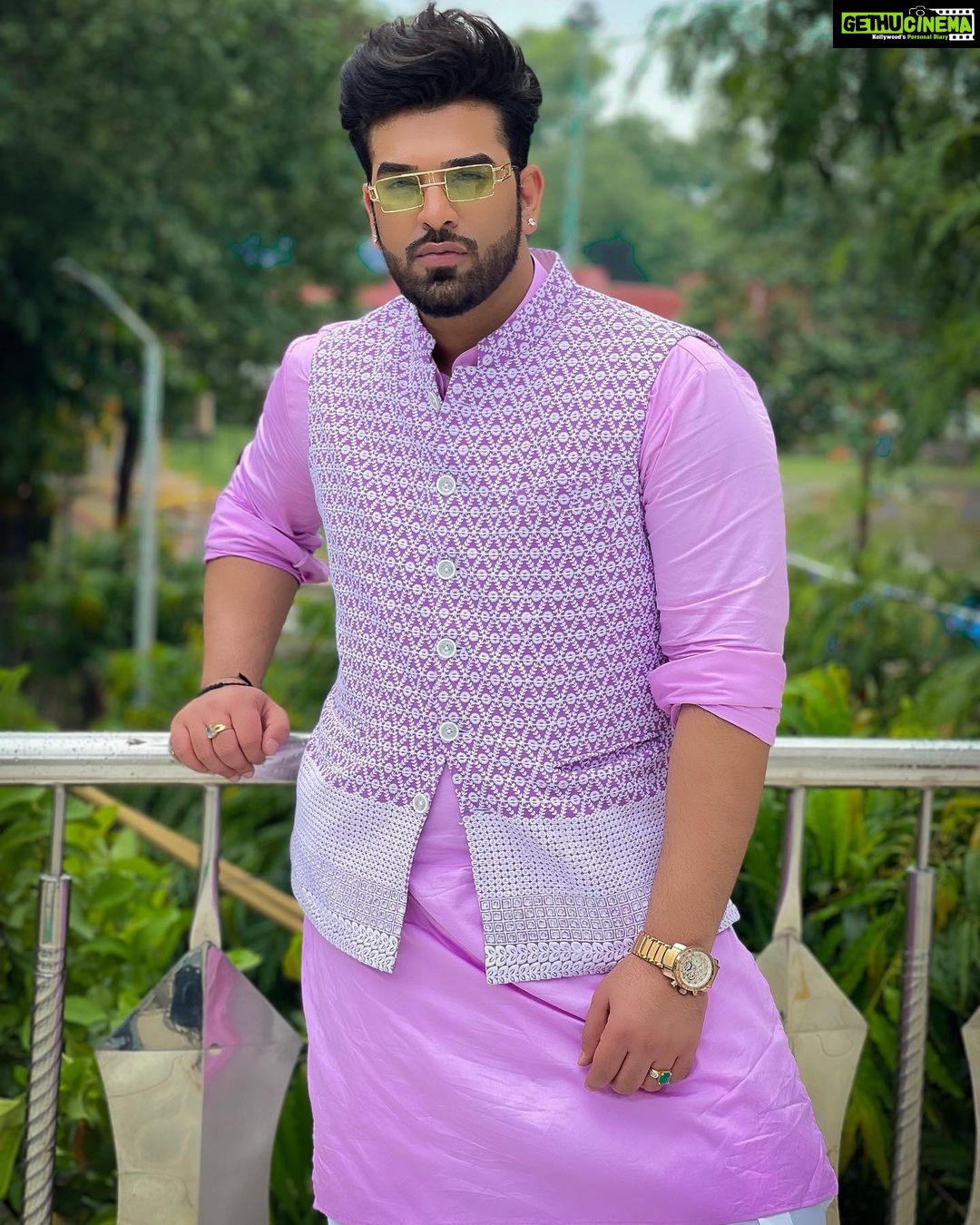 Paras Chhabra Instagram - Clothing styled and designed by @simrandhillon.designs 👍 👌 #paraschhabra #parasarmy #outfits #outfit #indianwedding #indianwear #kurtapajama #design