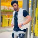 Paras Chhabra Instagram - भाव हम देते नहीं । और अकड़ हम सहते नहीं । Dress by @urbantheka Shor by @doprahularora #paraschhabra #parasarmy #biggboss #dubai #shootlife #songs #instagram #instashot #style #instapic #picoftheday Dubai, United Arab Emirates