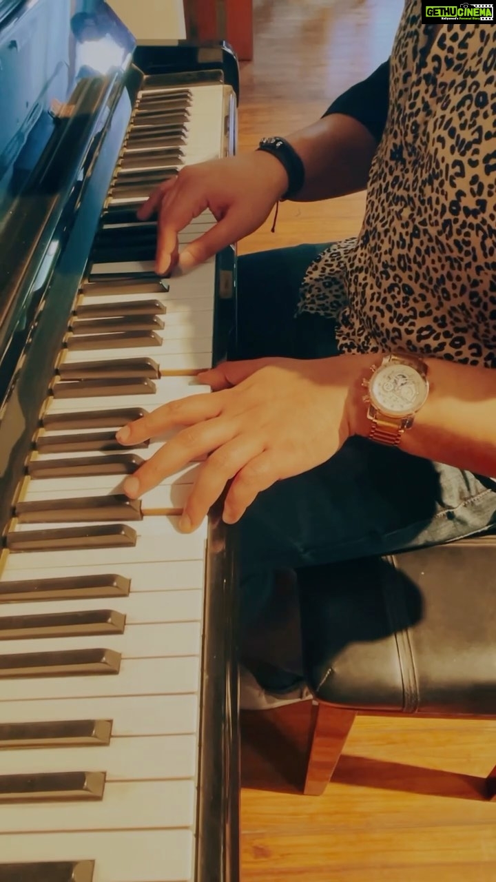 Paras Chhabra Instagram - I can be on piano 24x7... 🎹 Reel by @pitch.gray #paraschhabra #reelsinstagram #reel #parasarmy #instavideo #piano #music #love