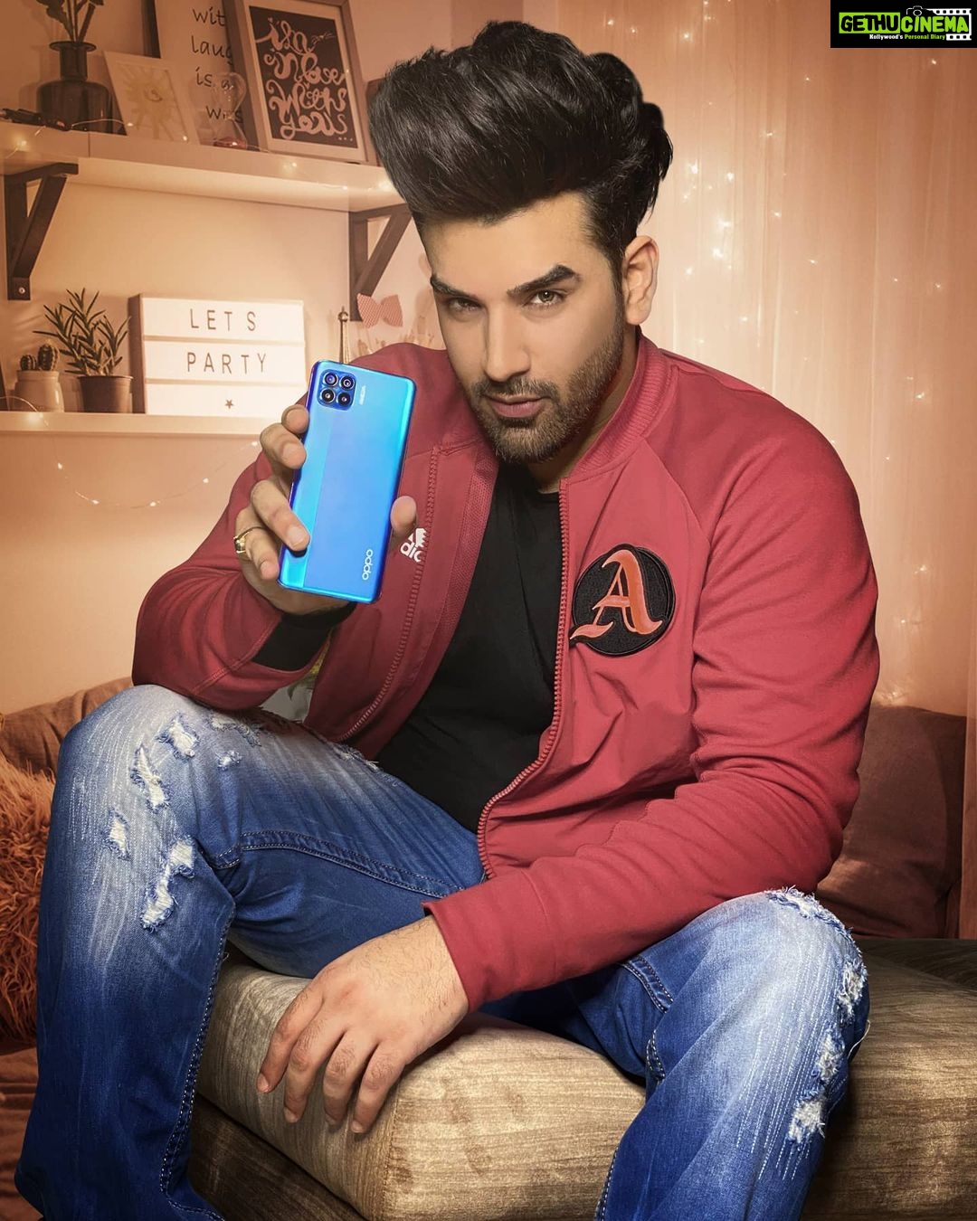 Paras Chhabra Instagram - Back with my Big Swag Energy and ready to escape the ordinary with the #AIColorPortrait mode in #TheSleekestPhone of 2020, my #OPPOF17Pro. It perfectly defines my MOOD for 2020. Falling in love yourself? Then don't shy away just #FlauntItYourWay Mohali, Chandigarh