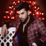 Paras Chhabra Instagram - Amidst the glimmering night lights, the only light that my eyes look for, is you ❤️ Pic credit:- @rbsnapper #searching #ForeverLove #Longing #Lights #LightoftheLife #Night #Evening #eveninglook #checks #blazer #fashion #eyes #mohali #punjabi #punjab #chandigarh #paraschhabra #abrakadabra #biggboss Mohali, India