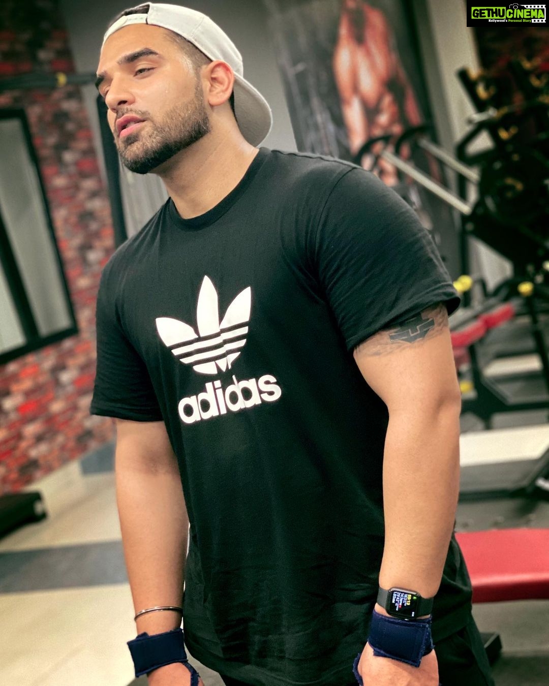 Paras Chhabra Instagram - I’m not here to talk.... let’s be practical... 10 days leaning target 🎯🏋️♀️ #gym #gymming #cardio #workout #running #mohali #chandigarh #punjabi #punjab #addidas #paraschhabra #abrakadabra #diet #cleaneating #pahira #parasarmy #biggboss Mohali, India