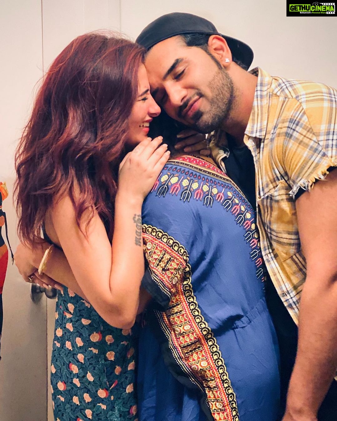 Paras Chhabra Instagram - Pyaar + Dosti= serenity😍❤️ @officialmahirasharma @shubhangi_nagar24