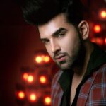 Paras Chhabra Instagram - Amidst the glimmering night lights, the only light that my eyes look for, is you ❤️ Pic credit:- @rbsnapper #searching #ForeverLove #Longing #Lights #LightoftheLife #Night #Evening #eveninglook #checks #blazer #fashion #eyes #mohali #punjabi #punjab #chandigarh #paraschhabra #abrakadabra #biggboss Mohali, India