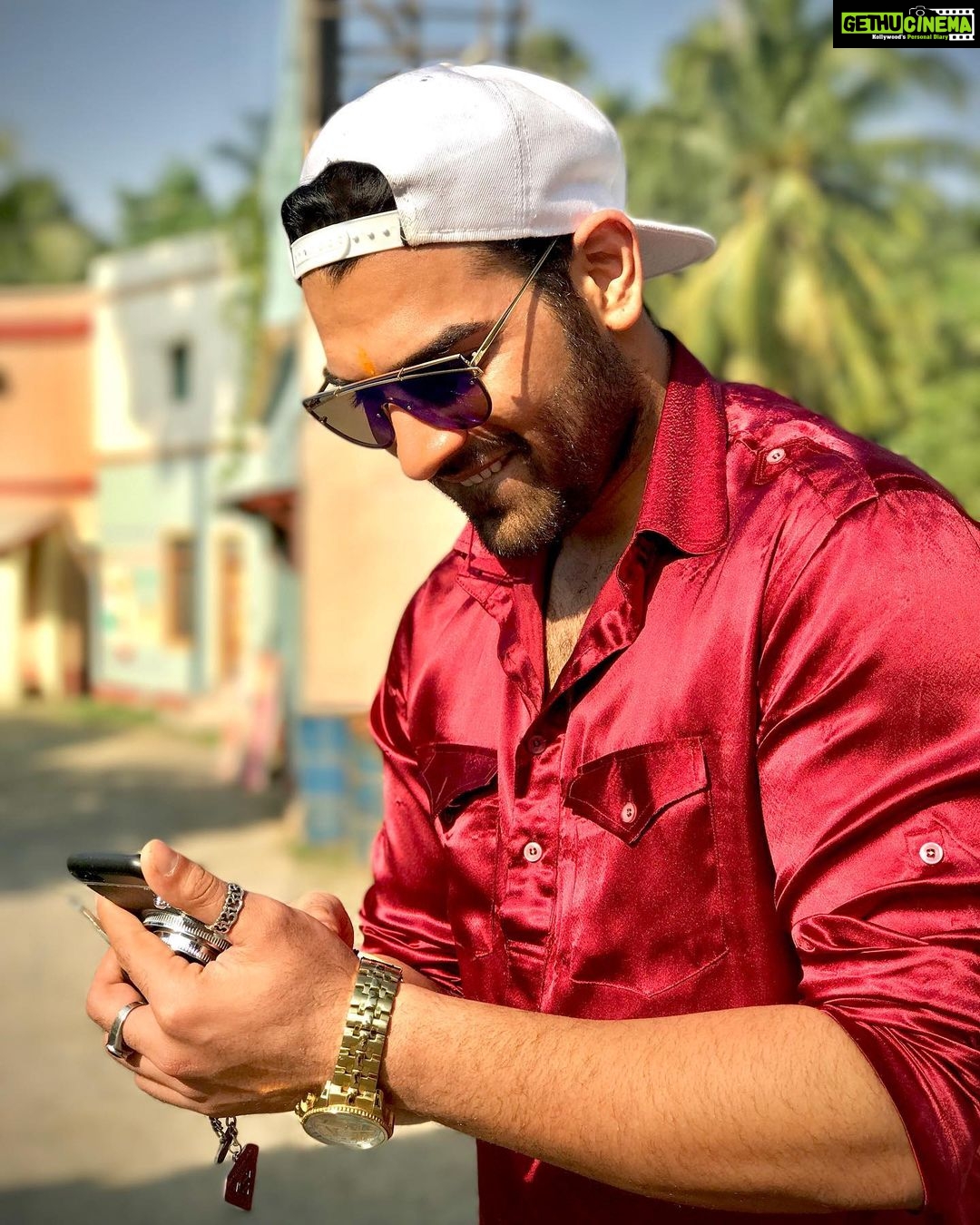 Paras Chhabra Instagram - It bothers them that i am unbothered 🤟😎 #paraschhabra #abrakadabra
