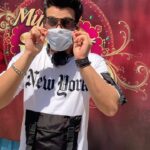 Paras Chhabra Instagram - - All you lovely people, do follow all the necessary guidelines and take precautionary measures...wear masks and sanitize your hands to keep yourself & everyone around safe. Appreciating efforts of all the doctors & health care workers working 24x7.. Lets be instrumental in eradicating & united we stand for #COVID19.. #Unitedwestand #coronavirus #letsfighttogether #besafe #becareful