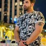 Paras Chhabra Instagram - Boom 💥 Clothing- @urban_pitara Styling- @thestylefinesse #paraschhabra #parasarmy #dubai #downtowndubai #style #clothing #photography Downtown Dubai