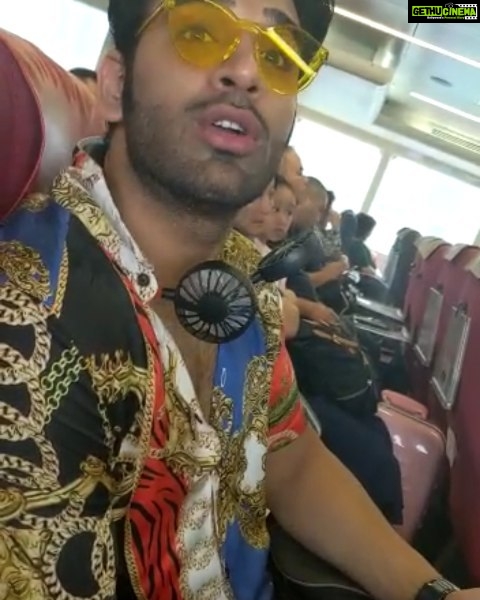 Paras Chhabra Instagram - Birthday cant be better then this... On the way to Macau Venetian after a long tiring trip from HONGKONG.... All credit goes to @akanksha8000 thank you for planning my birthday this way... It's the best birthday till yet... 🤟😈 #jaishivshankarshambhoo Venetian Macao 澳門威尼斯人