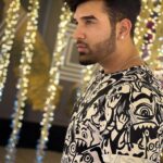 Paras Chhabra Instagram - Whatsup 😈 Clothing- @urban_pitara Stylist- @thestylefinesse #paraschhabra #parasarmy #dubai #downtown #burjkhalifa Downtown Dubai