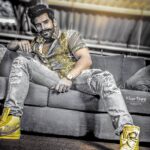 Paras Chhabra Instagram - JIGRA Bda ae Jatt Da,,,,,, Tahi MuchH KUNDI Rkhda…!! Photographer:- @riyabajaj_photography Studio:- @snowball.studios @studio4mumbai Shoes:- @nike @shopingvibes #paraschhabra #ruthless #king #mtv #rising #star #positivity #pose #different #style #moustache #beard #punjabi #colourful #rugged #villian #raavan #swag #photography #lightroom #photoshop #millionairemindset #instashoot #instagram #instapic #pics #pictures #😈 Snowball studios