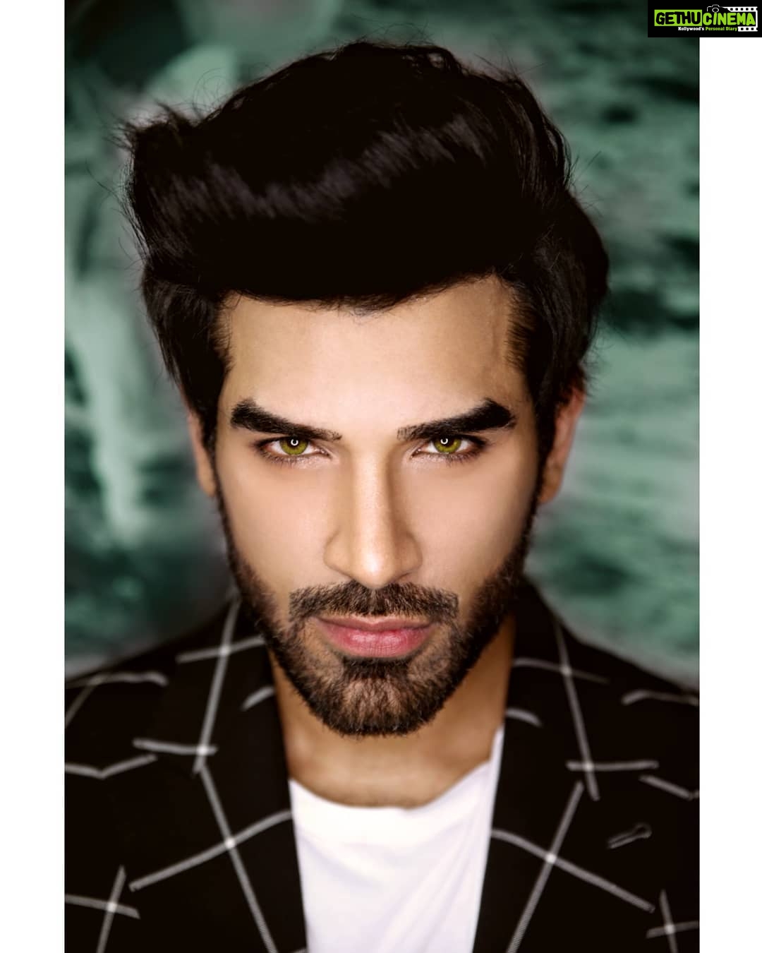 Bigg Boss 13: Paras Chhabra openly talks about his baldness; reveals the  reason behind losing his hair - Times of India