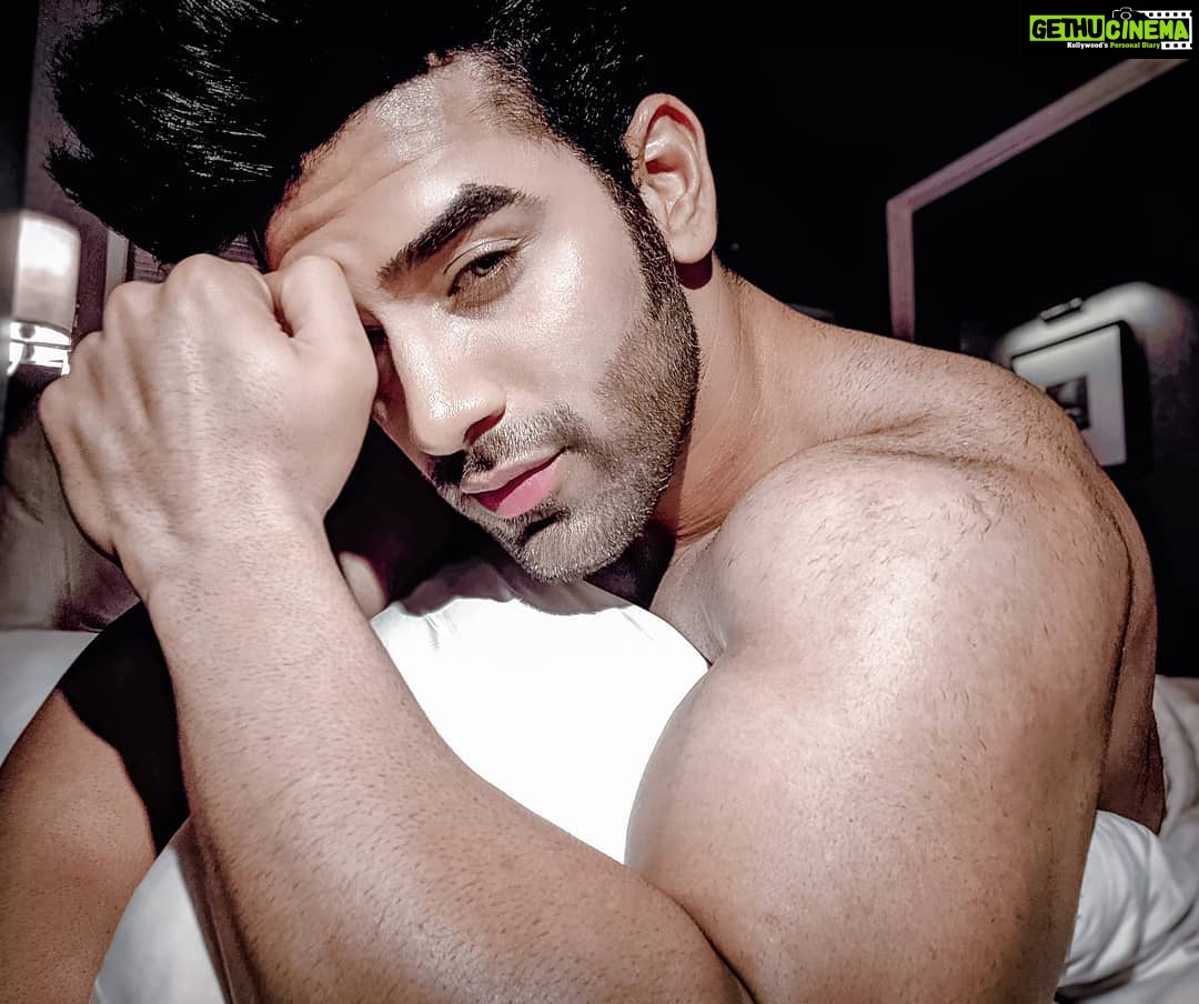 Bigg Boss 13: Paras Chhabra Openly Talks About Wearing A Hair Patch,  Reveals Why He Lost His Hair | 📺 LatestLY