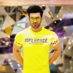 Paras Chhabra Instagram - Thanx for clicking me sooo nicely paaji @shri_krishna_portraits 😍😍😍 All credit goes to @doprahularora 😘 AAP convince na karte to ye shoot kaise hota... 😜 🤗 Thanx for treating me like a KING 🤴🤟😎 For these sunglasses u can click here @promart_offical 👓#folio #portfolio #shoot #dapper #swag #canon4d #paraschhabra #king #ruthless #mtv #splitsvilla #pics #pictures #instagram #instapic #superman #favourite #yellow #jaishivshankarshambhoo Alente Shopping Mall
