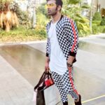 Paras Chhabra Instagram - माँ कसम, बढ़िया जिंदगी हैं.| Clothing:- @fugazeeinc #fugazee #streetwear #tracksuit #paraschhabra #splitsvilla #mtv #king #collaboration #dubai #shoot #travel #photography #johnybravo #swag #dapper