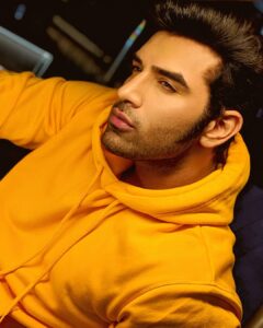 Paras Chhabra Instagram - Girls Ki Hansi Or Kutton Ki Khamoshi Par Kabhi Bharosa Mat Karna…😅😂🤣🤣🤣😂😂🤣 can't resist this line 😂🤣 #paraschhabra #ruthless #king #instagram #instapic #instashot #pictures #pics #ootd #superman #suit #photography #portrait #😎