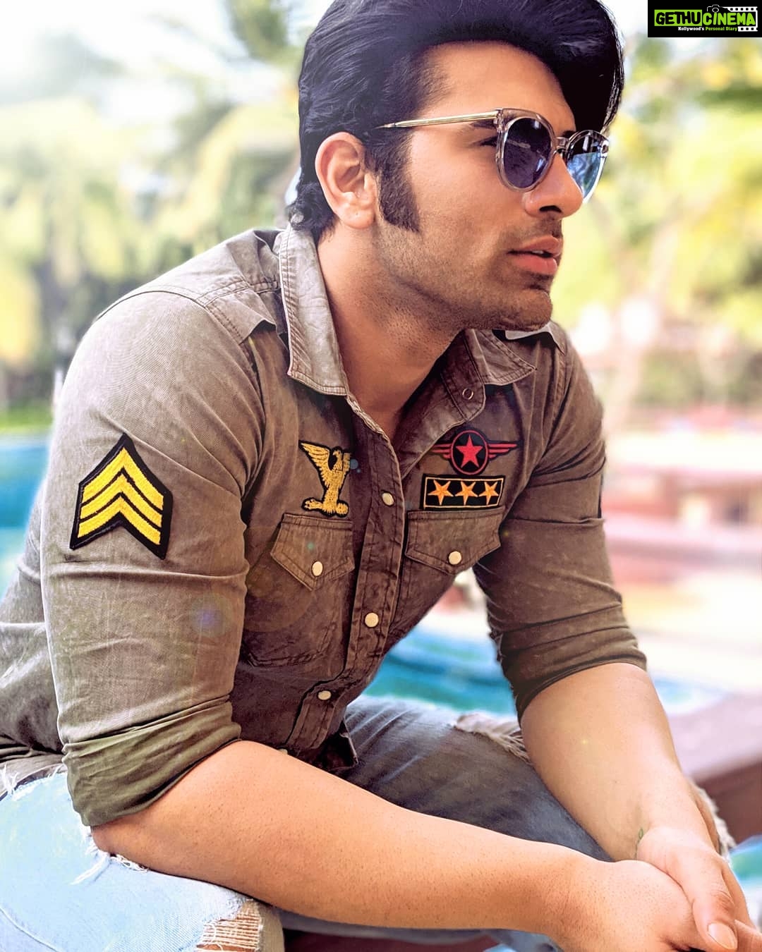 Paras Chhabra Instagram - नाम और पहचान चाहे छोटी हो पर अपने दम पर होनी चाहिए 🤘😈 Shirt by @fugazeeinc