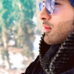 Paras Chhabra Instagram - बचपन से ही शौक था अच्छा इंसान बनने का, लेकिन बचपन खत्म और शौक भी खत्म। 😈 #superman #mtv #ruthless #king #splitsvilla #duryodhan #snow #winters #cold #kashmir #december #newyear #2019 #instagram #instapic #illuminati #gulmohar #positive