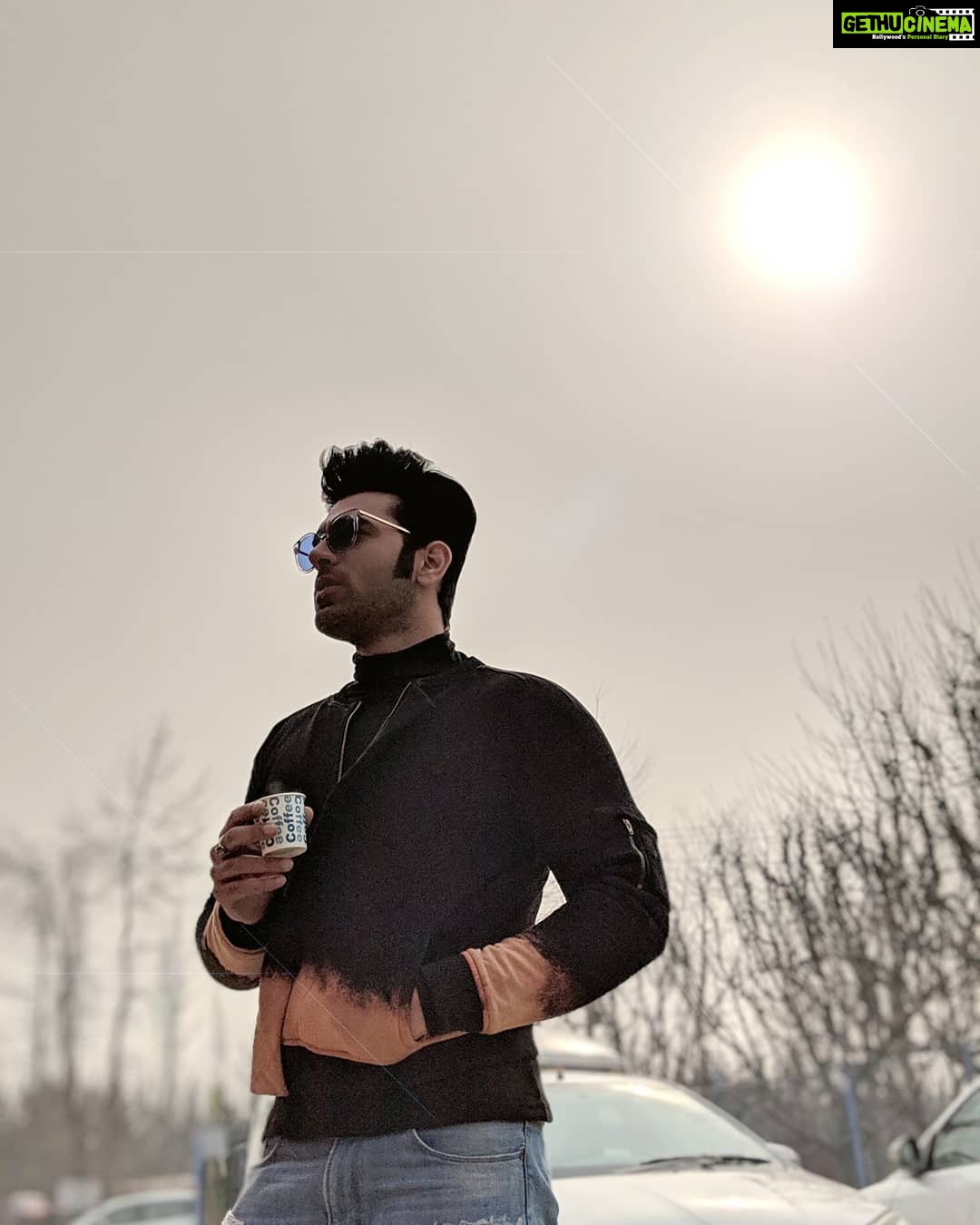 Paras Chhabra Instagram - While heading #pehelgam #kashmir ❄️☄️⛄☃️🌬️🌨️🌁🏔️😍💖