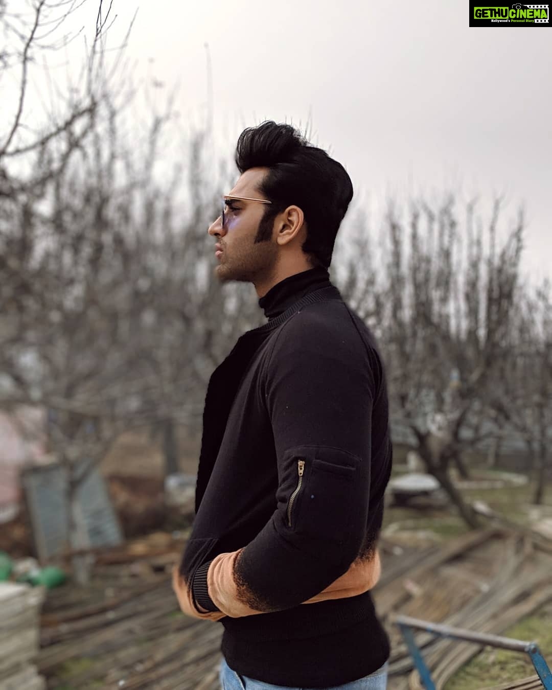 Paras Chhabra Instagram - While heading #pehelgam #kashmir ❄️☄️⛄☃️🌬️🌨️🌁🏔️😍💖
