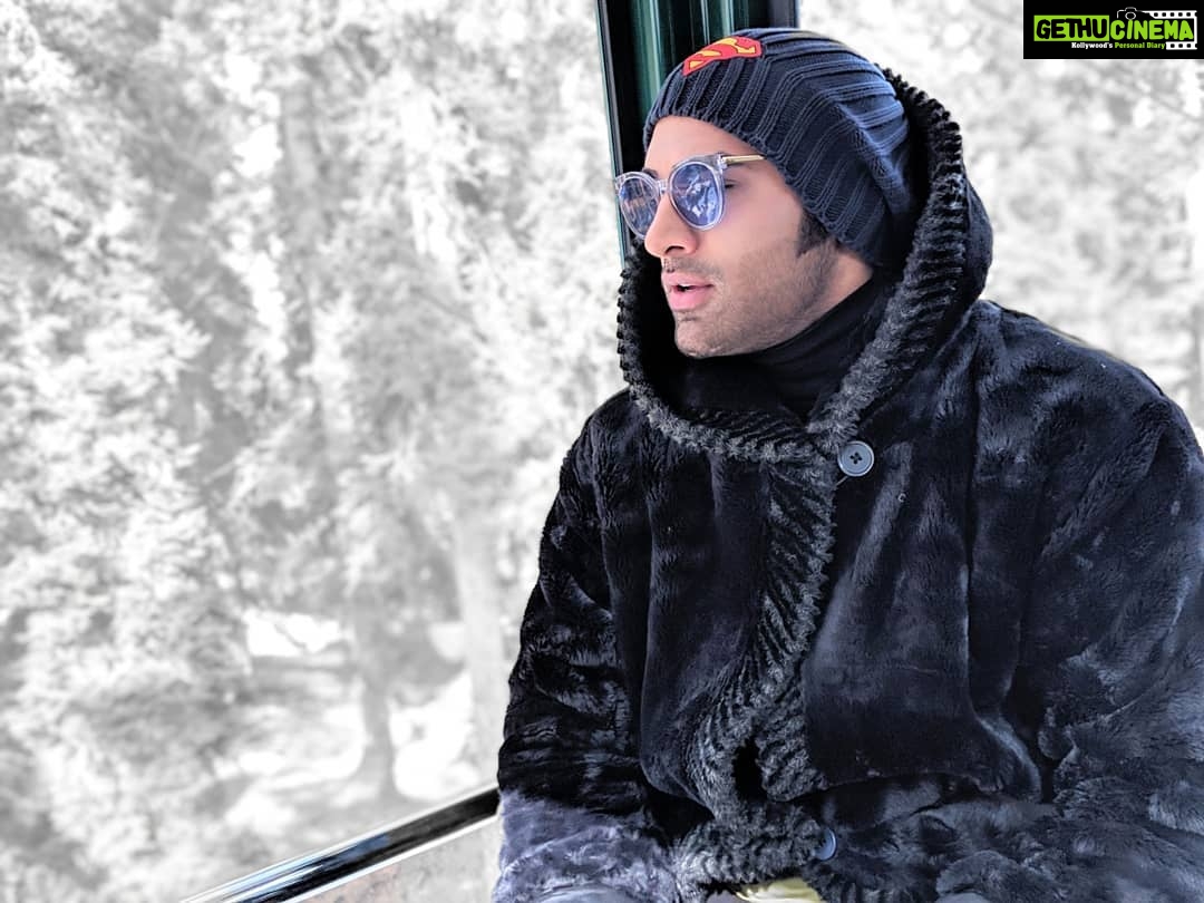 Paras Chhabra Instagram - A portrait is not made in the camera but on either side of it... š„°šš #winters #superman #king #ruthless #duryodhan #instapic #instagram #instashot #pictures #pics #gulmarg #vacation #kashmir #lovekashmir #snow #snowing #december #positive