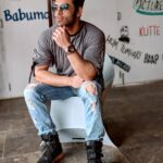 Paras Chhabra Instagram - I still have my feet on the ground, I just wear better shoes. I am in love with this shoe. Thank you @fashionforever0411 for this amazing shoes. Friends check out their page, they got really cool collection. Follow them or JUST FOLLOW THEM 😍😎👟👍🏻💯 @fashionforever0411 #collaborations #shoes #paidpromotions #paraschhabra #ruthless #king #mtv #splitsvilla #supermodel #superman #instapic #instagram #rising #nike #black #style