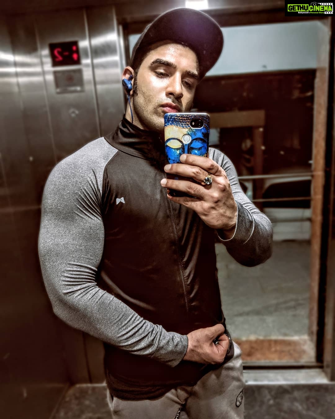 Paras Chhabra Instagram - Zipper by @muscletorque.shop #paidpromotion #muscletorque #bigmuscles #paraschhabra #rising #star #mtv #ruthless #king #splitsvilla #raw #winner