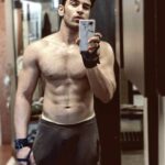 Paras Chhabra Instagram - Marble cover by @cover_factory_ #collaboration #phonecase #phonecover #legit #abs #body #bodyhorlic #instapic #instashot #instagram #mtv #splistvilla #king #ruthless #instagram #starplus #star #kaalketu #swag #workout #fitness #fitnessmotivation #bodybuilding #illuminati #mystery #666 #instashot #gymshot #legit #stayfit #fitness #lovegyming