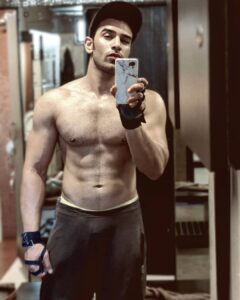 Paras Chhabra Instagram - Marble cover by @cover_factory_ #collaboration #phonecase #phonecover #legit #abs #body #bodyhorlic #instapic #instashot #instagram #mtv #splistvilla #king #ruthless #instagram #starplus #star #kaalketu #swag #workout #fitness #fitnessmotivation #bodybuilding #illuminati #mystery #666 #instashot #gymshot #legit #stayfit #fitness #lovegyming