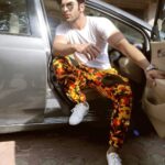 Paras Chhabra Instagram - This Jogger is surely a head-turner.Makes me pop out in the crowd easily.Check out the lineup at @fugazeeinc #fugazee #paraschhabra #joggers #military #funky #stylish #yellow #cool #colours #summera #hot #sun #satuday #white #swag #dapper #king #mtv #ruthless #king #splitsvilla #winner #rising #illuminated #666 #owl #instagram #instapic #instashot #fitness #rayban
