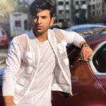 Paras Chhabra Instagram - This all weather Mesh Bomber is a gem from Fugazee @fugazeeinc #fugazee #fugazeeinc #white #lovewhite #paraschhabra #mtv #splitsvilla #ruthless #king #teji #badhobahu #photography #pics #pictures #instagram #instapic #instashot #ootd #superman #illuminati #666 #rising #raw #streatstyle