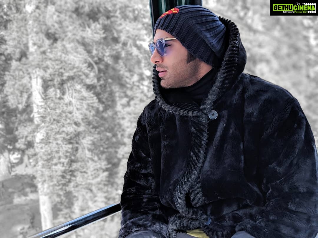 Paras Chhabra Instagram - A portrait is not made in the camera but on either side of it... š„°šš #winters #superman #king #ruthless #duryodhan #instapic #instagram #instashot #pictures #pics #gulmarg #vacation #kashmir #lovekashmir #snow #snowing #december #positive